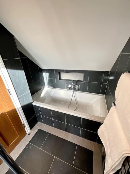 Apt D In Old Grade 2 Converted Farmhouse ماركت ويتون المظهر الخارجي الصورة